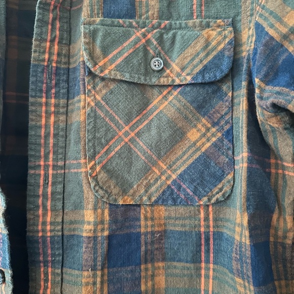 St John’s Bay Men’s Outdoors Button Up - Picture 5 of 5